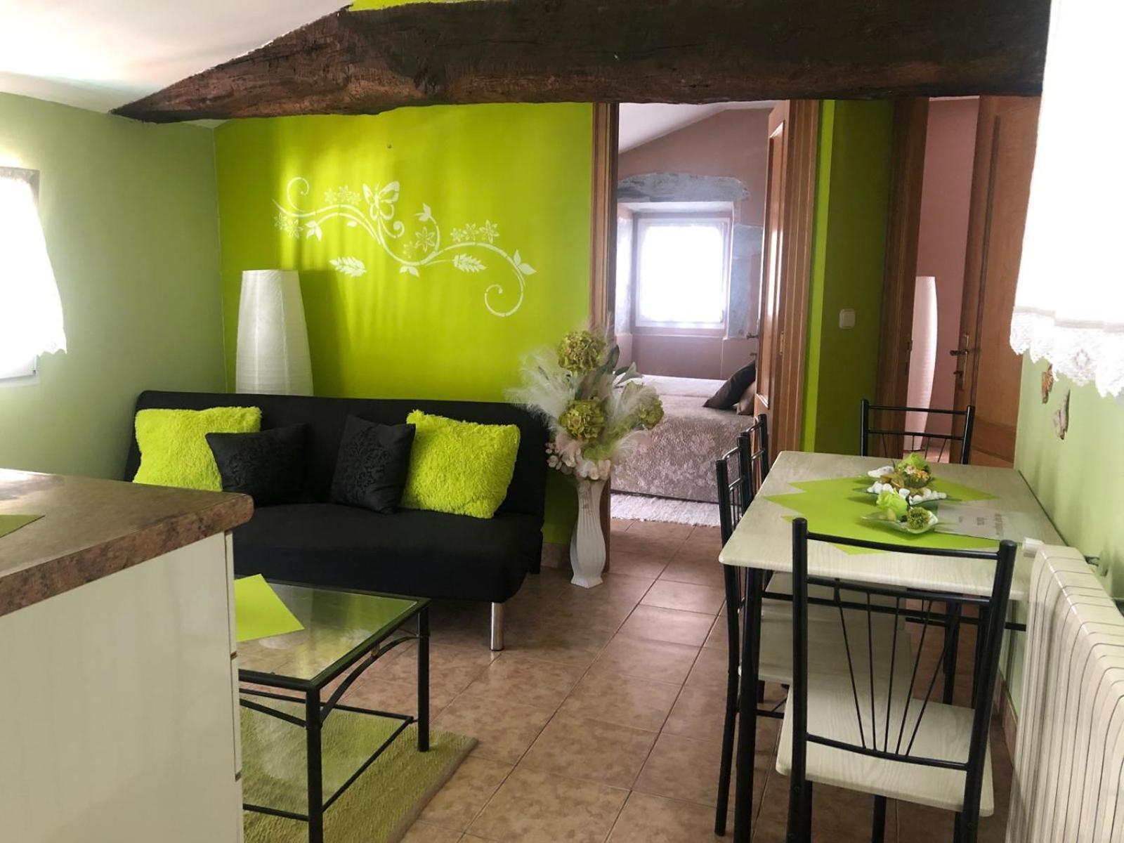 Отель Hostal Ekaitza Лесака Экстерьер фото
