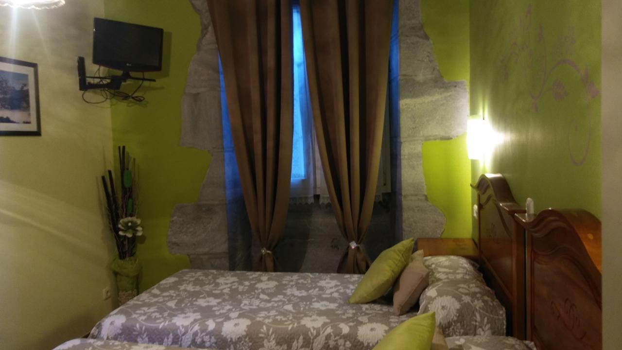 Отель Hostal Ekaitza Лесака Номер фото
